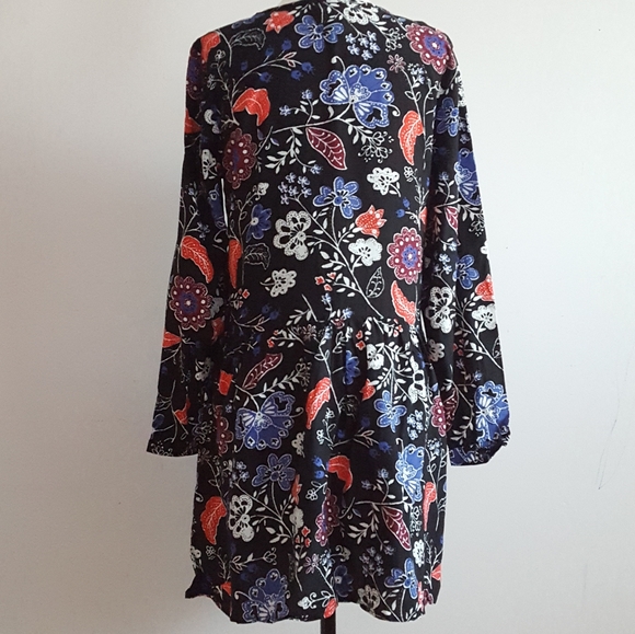 🆕️Multi Floral Pleated Front Dress XS - Picture 2 of 5